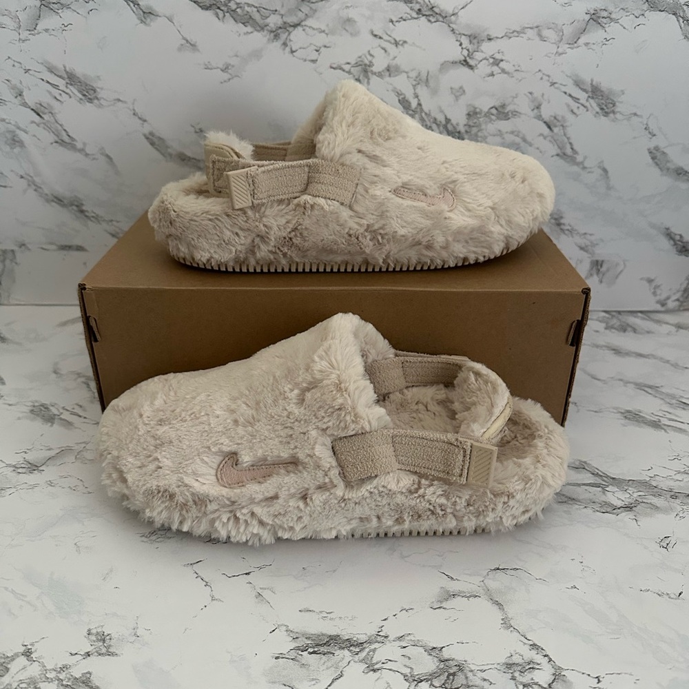 Nike Calm Mule SE Beige Fur Slippers Slides Off White FZ3119-100 Women’s Sizes